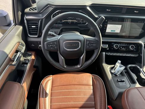 Certified 2025 GMC Sierra 2500 Denali Ultimate AWD/4WD image 29