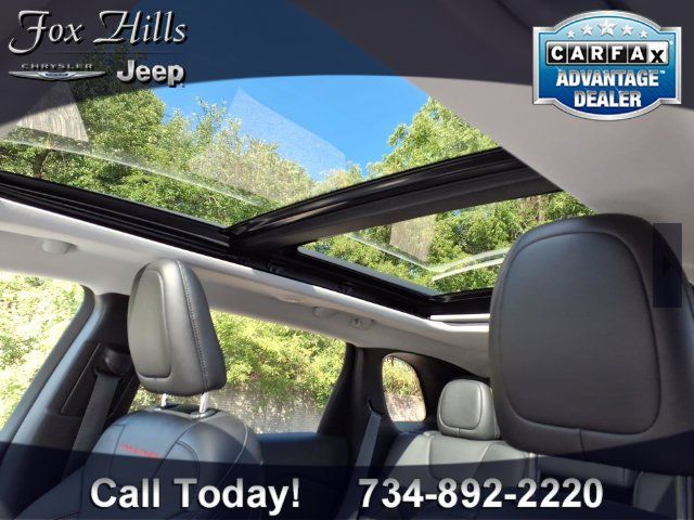 Used 2019 Jeep Cherokee Trailhawk AWD/4WD image 15