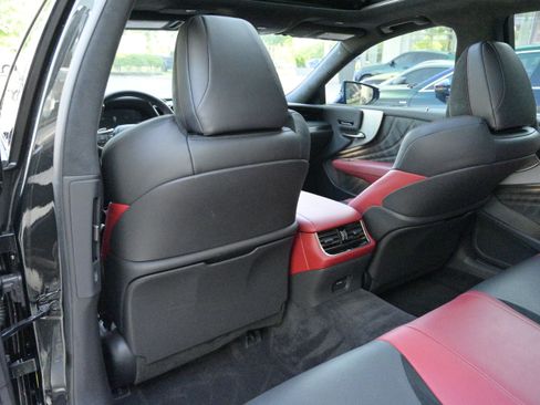 Used 2024 Lexus LS 500 F Sport image 35