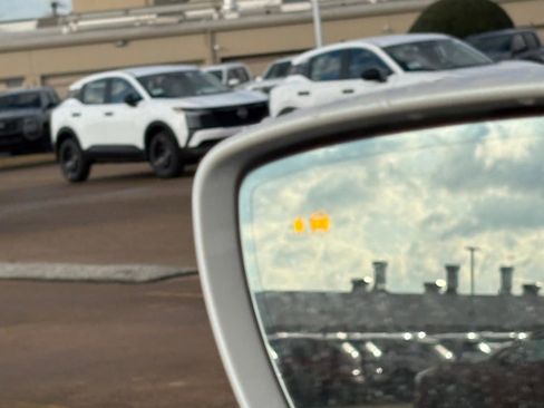 Used 2020 Buick Enclave Avenir w/ Avenir Technology Package image 11