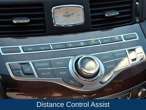 Used 2017 INFINITI Q70 L 3.7 w/ Deluxe Touring Package AWD/4WD image 16