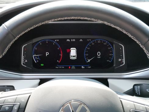 Certified 2025 Volkswagen Taos SEL AWD/4WD image 21