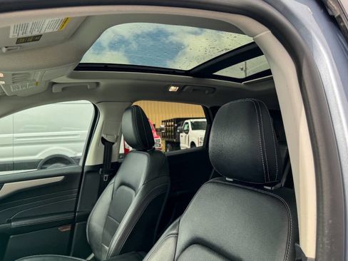 Used 2022 Ford Escape SEL AWD/4WD image 17
