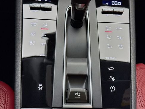 New 2026 Porsche Macan image 22