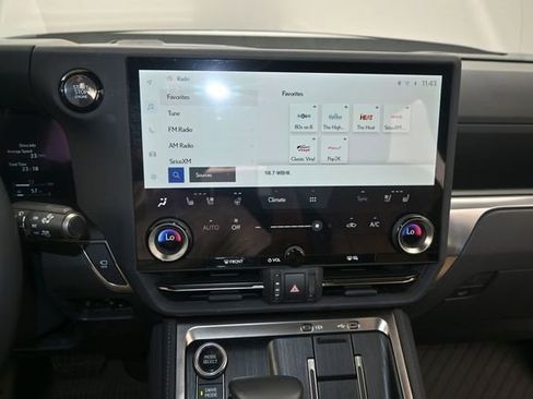 Used 2024 Lexus GX 550 AWD/4WD image 9