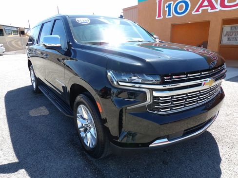 Used 2022 Chevrolet Suburban Premier image 2