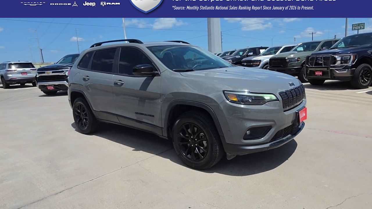 Certified 2023 Jeep Cherokee Altitude Lux AWD/4WD image 2
