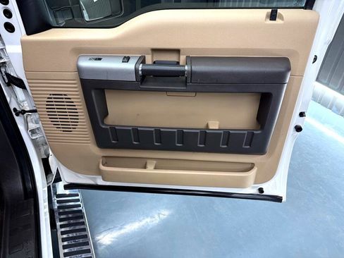 Used 2015 Ford F350 Lariat w/ Chrome Package image 26