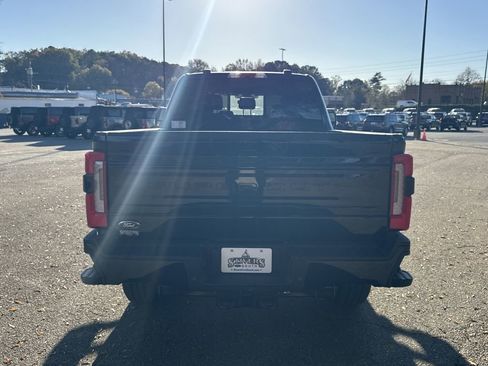 New 2025 Ford F350 Platinum w/ FX4 Off-Road Package AWD/4WD image 6
