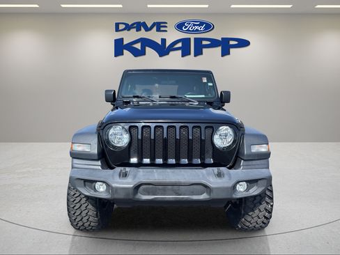Used 2018 Jeep Wrangler Unlimited Sport S AWD/4WD image 2