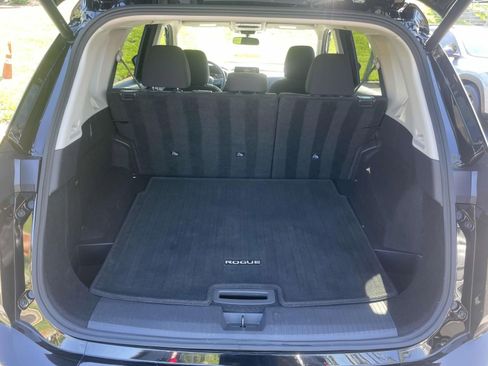 Used 2025 Nissan Rogue SV FWD image 8