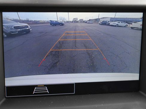 Used 2021 GMC Acadia SLE w/ Driver Convenience Package image 28