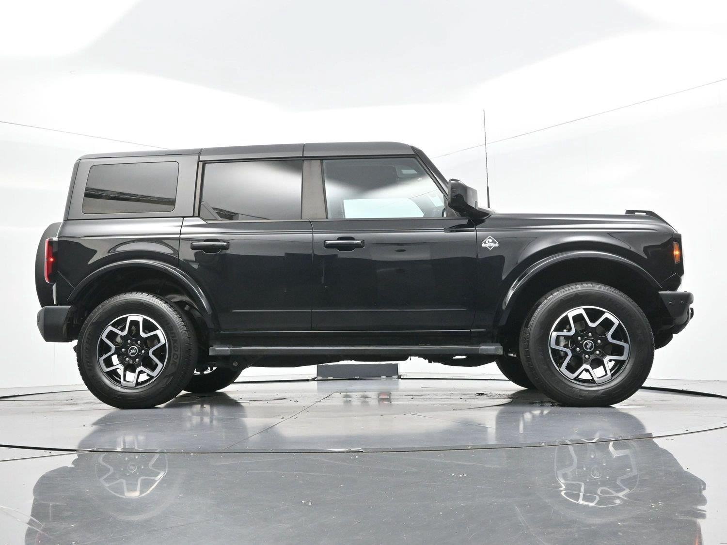 Used 2022 Ford Bronco Outer Banks AWD/4WD image 48