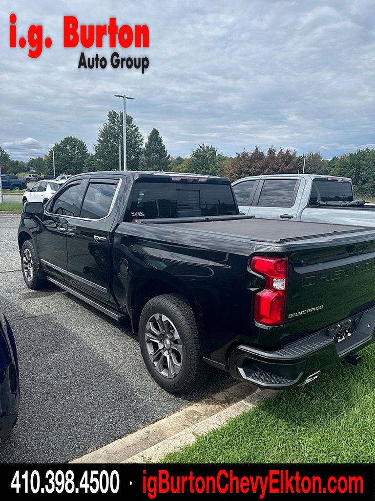 Used 2022 Chevrolet Silverado 1500 High Country w/ Technology Package AWD/4WD image 5