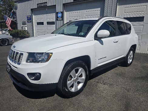 Used 2016 Jeep Compass Latitude AWD/4WD image 1