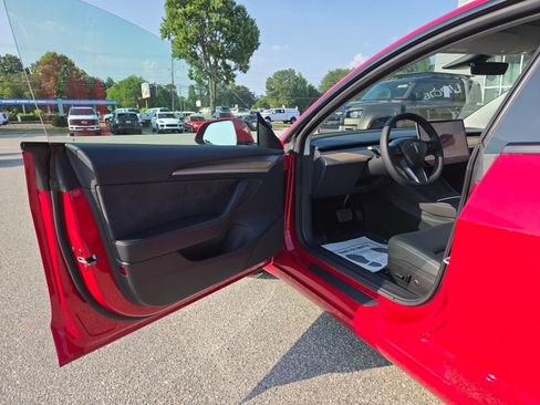 Used 2023 Tesla Model 3 Standard Range RWD image 9