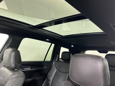 Used 2022 Cadillac XT6 Premium Luxury w/ Technology Package AWD/4WD image 12