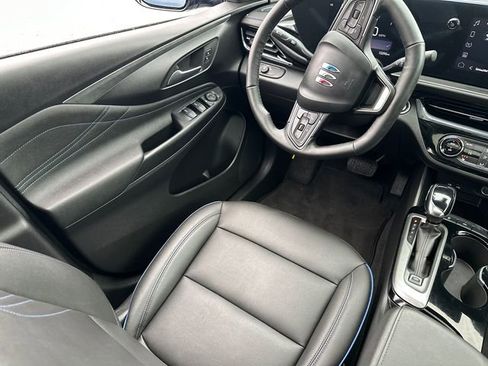 Used 2025 Buick Envista Sport Touring w/ Convenience I Package image 23