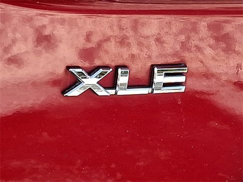 Used 2021 Toyota Prius Prime XLE image 31