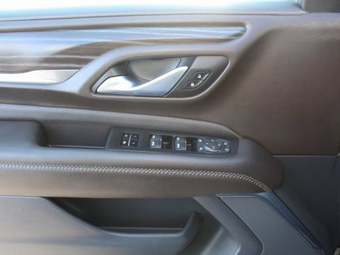 Used 2022 GMC Yukon XL Denali w/ Denali Premium Package image 45