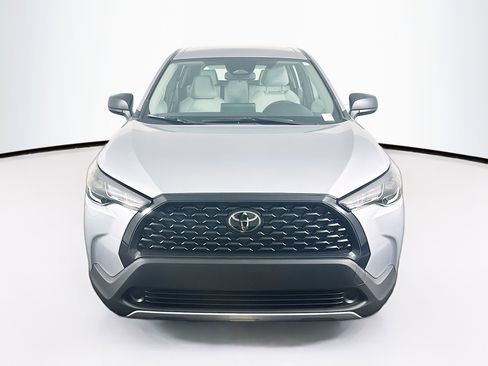 Used 2024 Toyota Corolla Cross L image 2