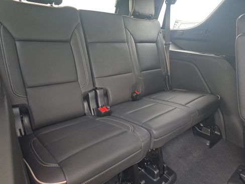 Used 2025 GMC Yukon Elevation w/ Technology Package RWD image 17