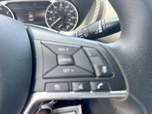 Used 2024 Nissan Sentra SV FWD image 25