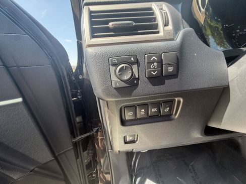 Used 2023 Lexus GX 460 Premium w/ Premium Package AWD/4WD image 12