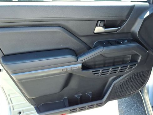 Used 2024 Toyota Tacoma TRD Off-Road AWD/4WD image 15