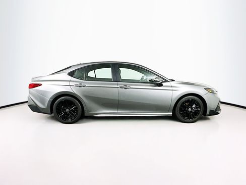 Used 2026 Toyota Camry SE FWD image 10