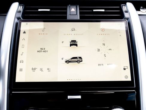 Certified 2024 Land Rover Discovery S image 22