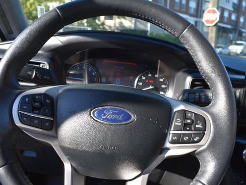 Used 2024 Ford Explorer Limited image 15