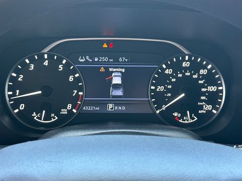 Used 2022 Nissan Frontier SV w/ Technology Package RWD image 23