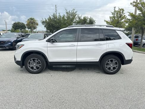 Used 2024 Honda Passport TrailSport image 3