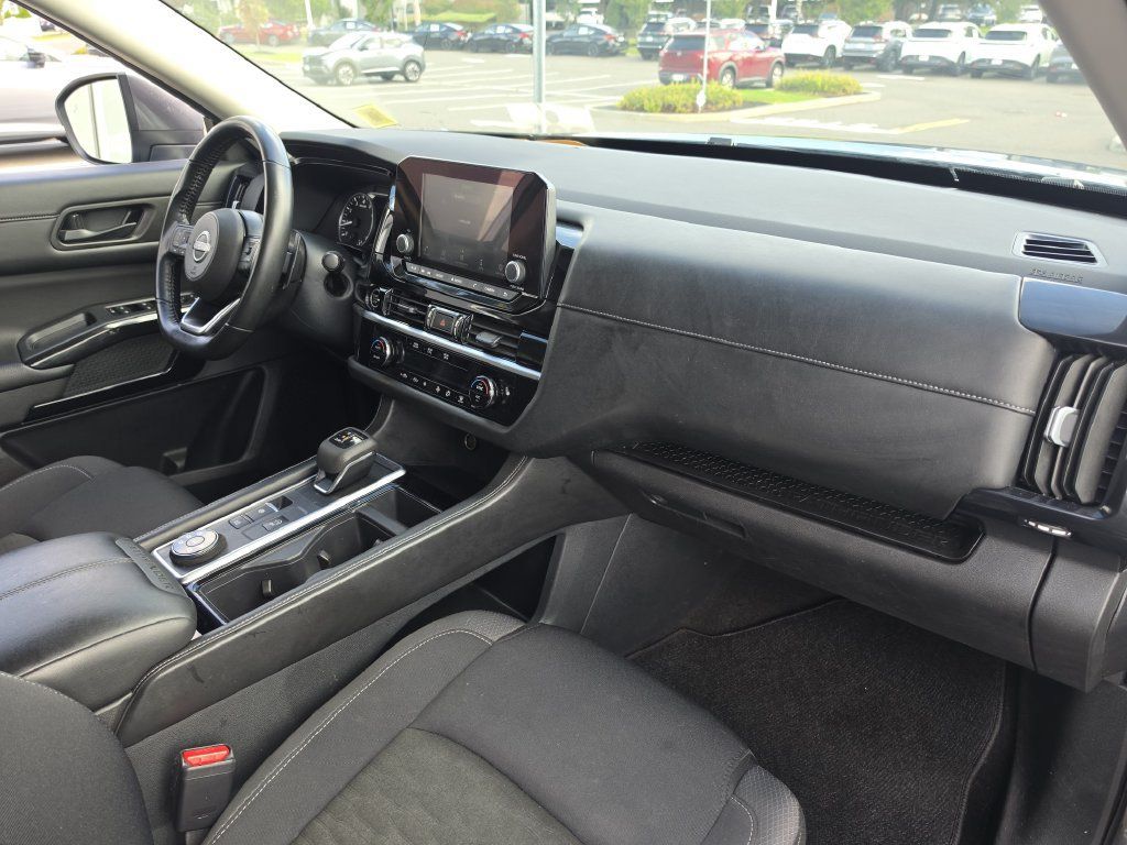 Certified 2024 Nissan Pathfinder SV AWD/4WD image 21
