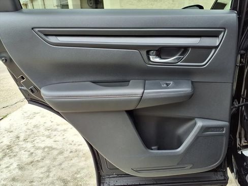Used 2025 Honda CR-V Sport image 16