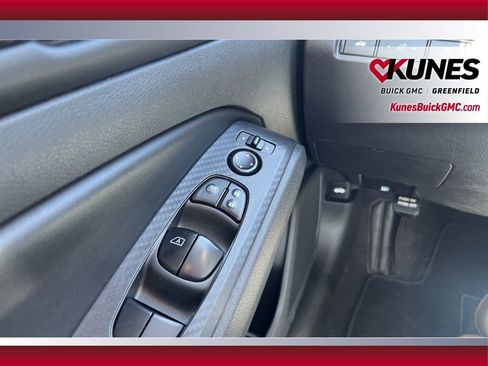 Used 2024 Nissan Altima 2.5 SV image 29