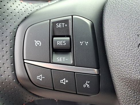 Used 2025 Ford Escape ST-Line image 22