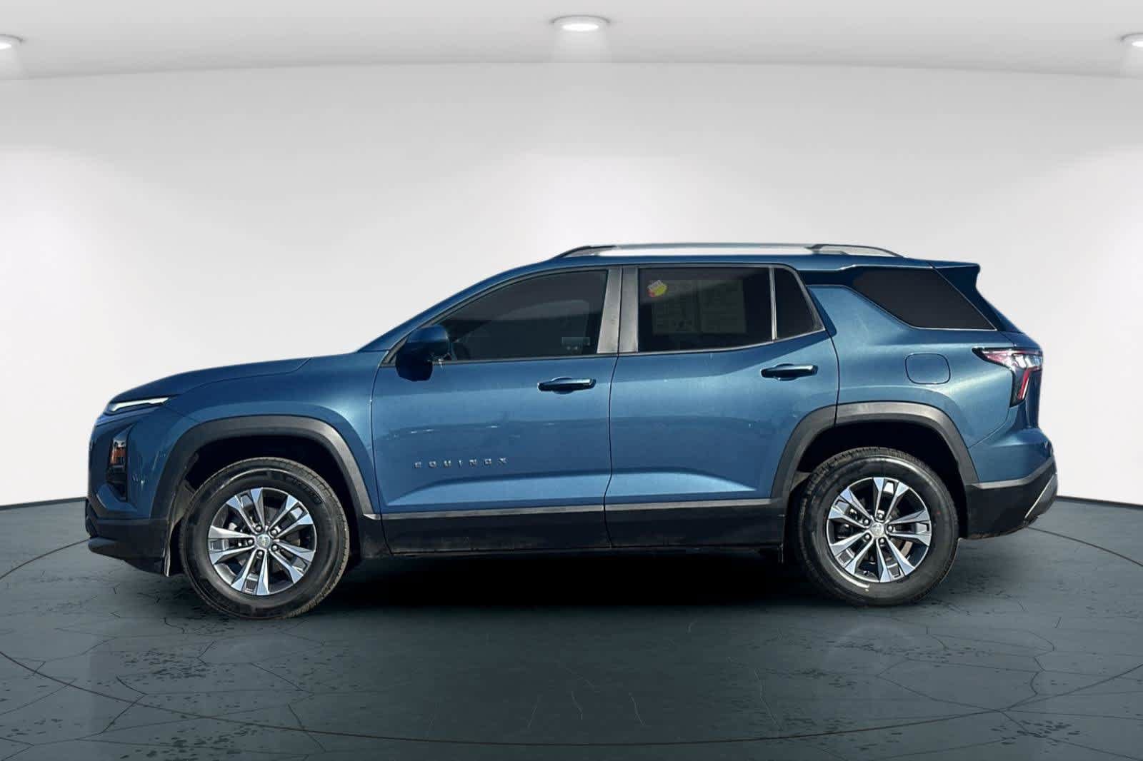 Used 2025 Chevrolet Equinox LT w/ Convenience Package II AWD/4WD image 9