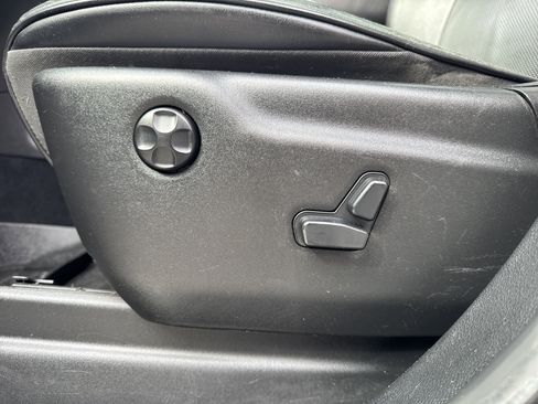 Used 2014 Jeep Grand Cherokee Overland w/ Advanced Technology Group image 16