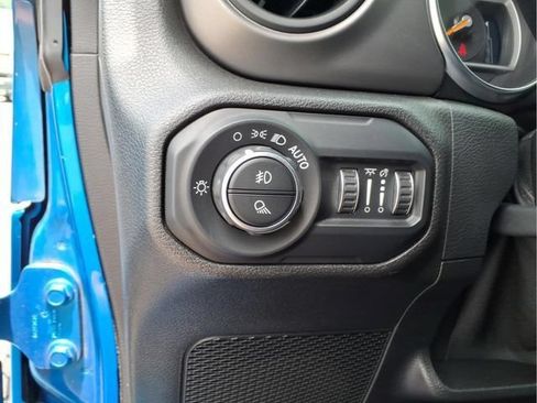 Used 2021 Jeep Gladiator Sport AWD/4WD image 15