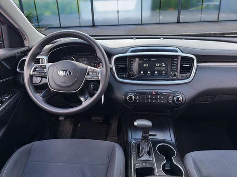 Used 2019 Kia Sorento AWD image 14