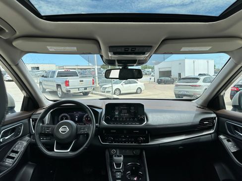 Used 2021 Nissan Rogue Platinum FWD image 13