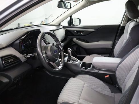 Used 2025 Subaru Outback Premium AWD/4WD image 11