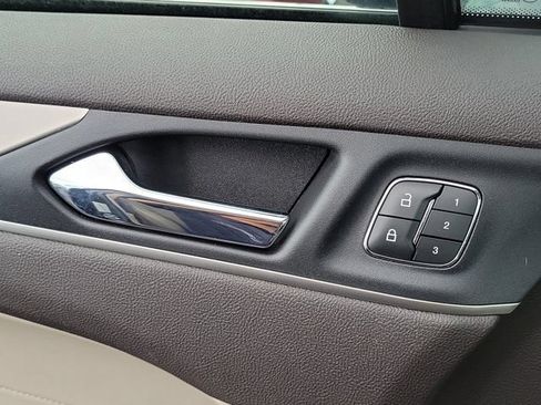 Used 2019 Lincoln MKC Premiere FWD image 27
