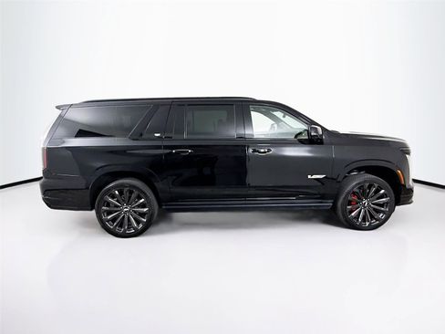 Used 2025 Cadillac Escalade ESV V AWD/4WD image 31