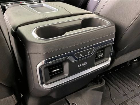 Used 2022 GMC Sierra 1500 Denali w/ Technology Package AWD/4WD image 10