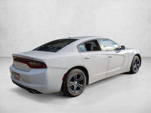 Used 2015 Dodge Charger SE image 5