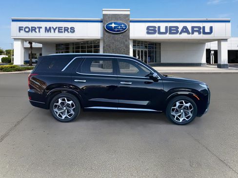 Used 2021 Hyundai Palisade Calligraphy image 2