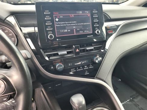 Used 2024 Toyota Camry SE image 17